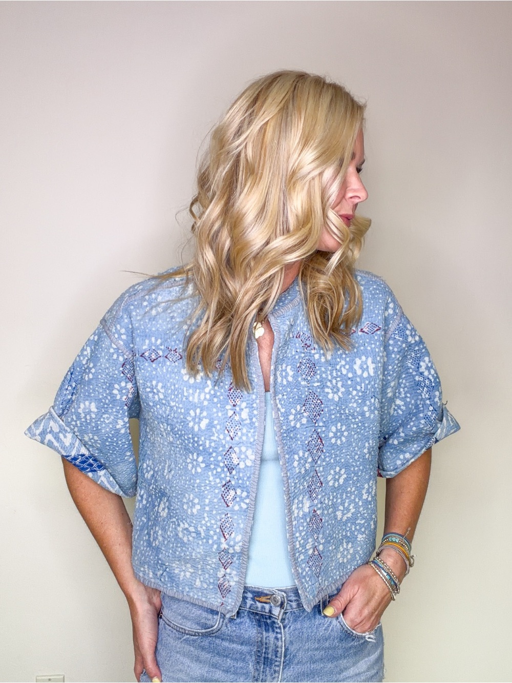 Sapeyka 
Light Blue Patterned Short-Sleeve Shirt Jacket